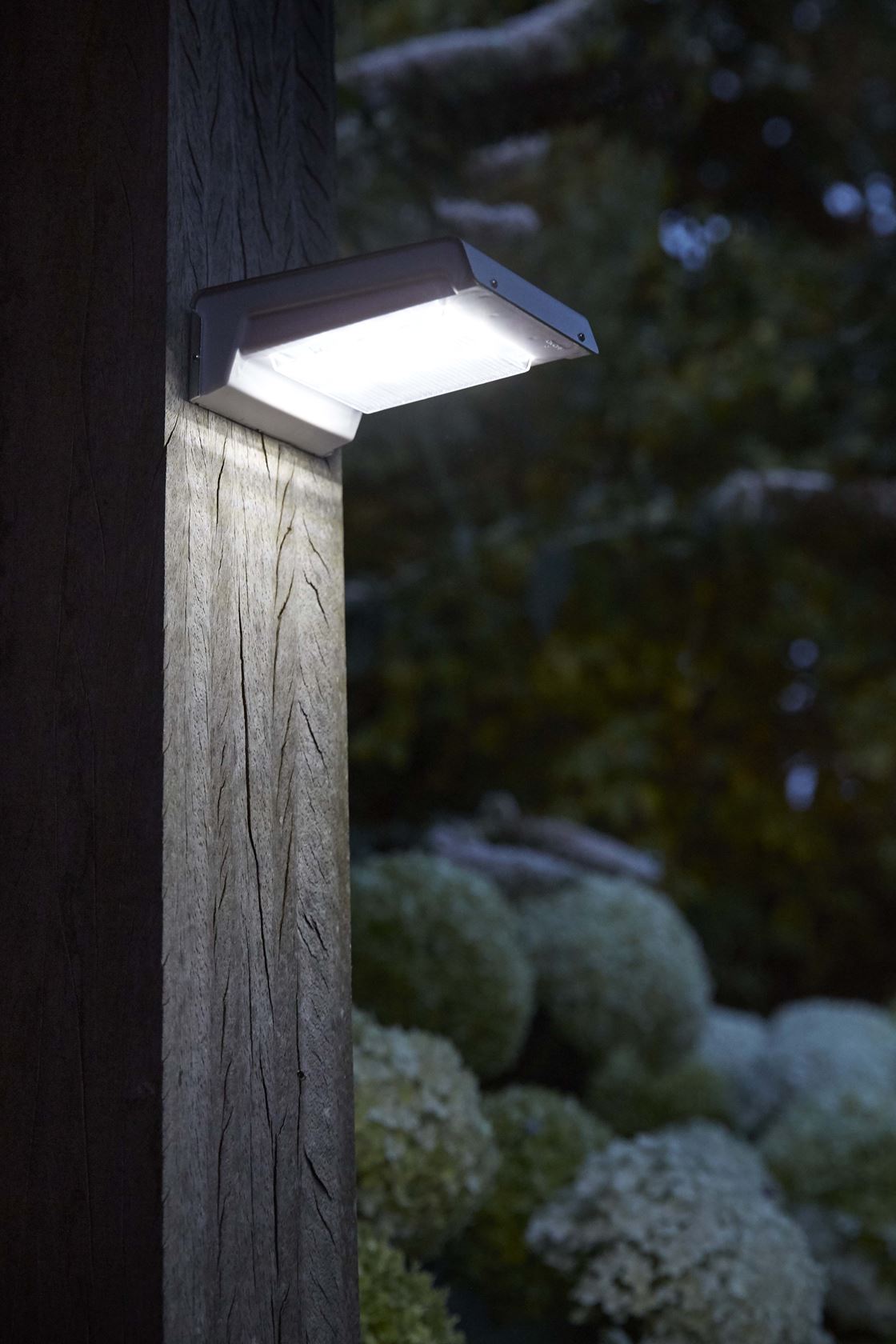 Tuinlamp-LED-solar-wandlamp-madison-cool-white-10-lumen